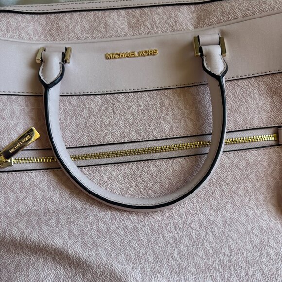 Michael Kors Signature Powder Pink Duffel Bag, Designer Style - Picture 3 of 9